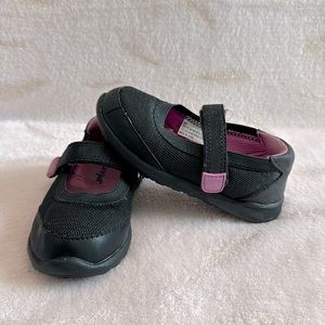 Cat & Jack Toddler Girls' size 8 ‘Eva’ Easy Close Black & Purple Sparkle Shoes